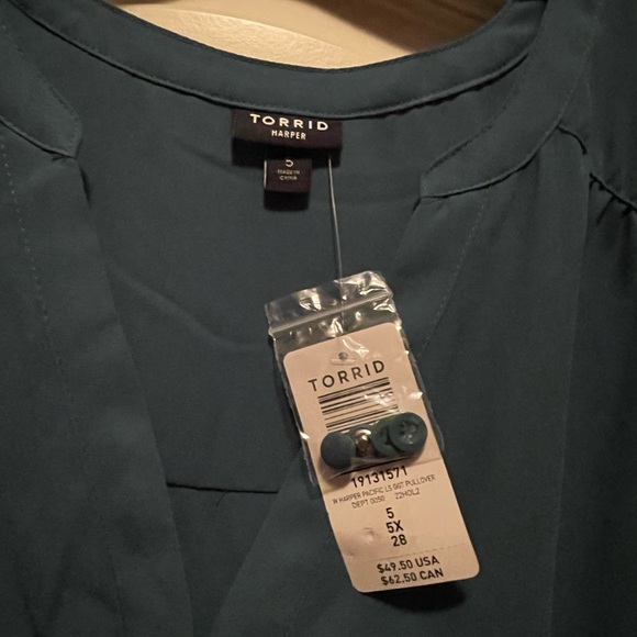 NWT - Torrid Plus Size Harper Blouse - Picture 3 of 3